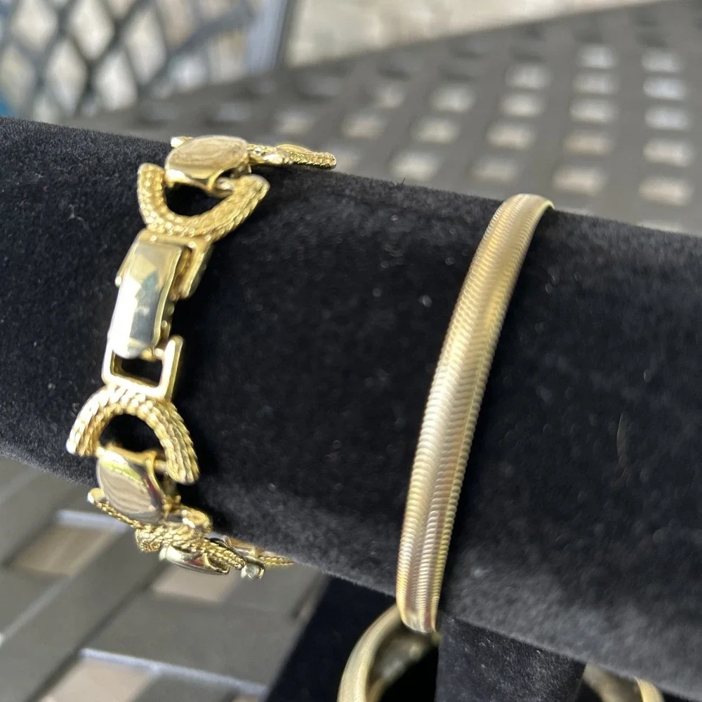 Lot 4‎ Gold Tone Bracelets 80's